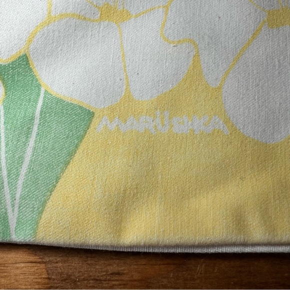 Set of 2 Marushka Pillow Covers 15" x 15" Green Flower Vase Yellow White Flowers - Picture 6 of 8